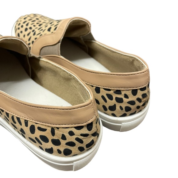 ✨LEOPARD PRINT SNEAKERS✨ - Picture 7 of 9